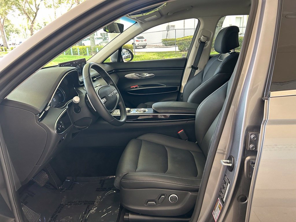 Used 2025 Genesis GV70 2.5T AWD/4WD image 6