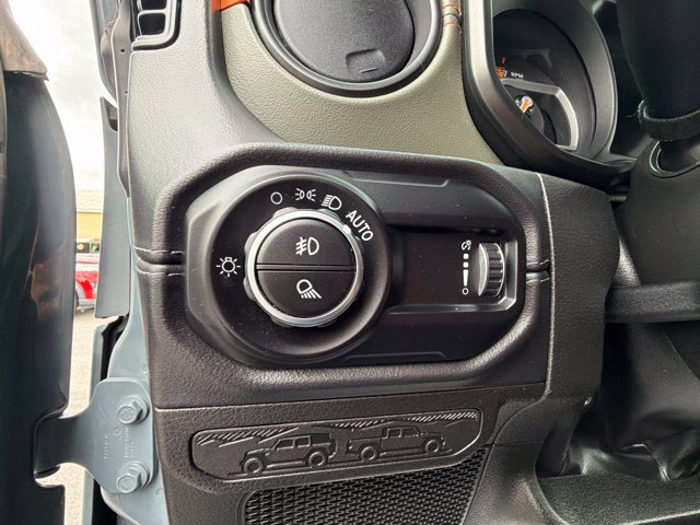 Used 2024 Jeep Gladiator Mojave AWD/4WD image 23