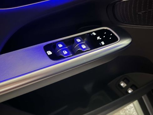 Used 2025 Mercedes-Benz GLC 350e 4MATIC image 29