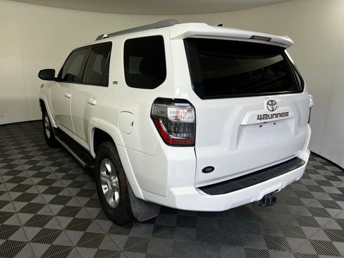 Used 2017 Toyota 4Runner SR5 RWD image 7