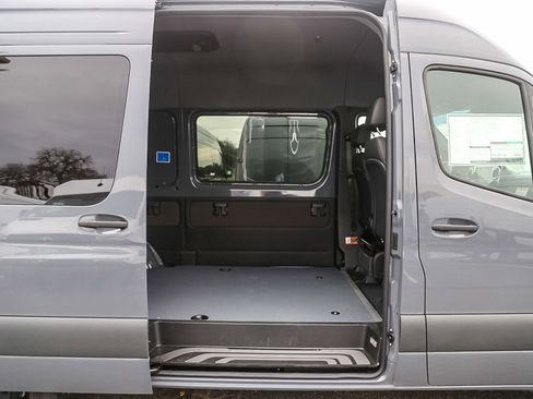 New 2024 Mercedes-Benz Sprinter 2500 image 13