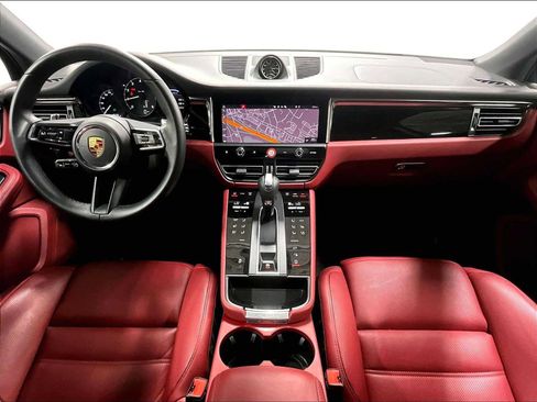 Used 2025 Porsche Macan AWD/4WD image 16