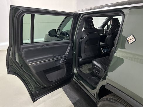 Used 2024 Rivian R1S Adventure AWD/4WD image 17