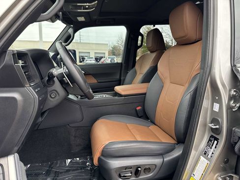 Used 2024 Lexus GX 550 image 15