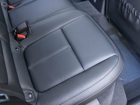 New 2025 Porsche Macan Turbo AWD/4WD image 48