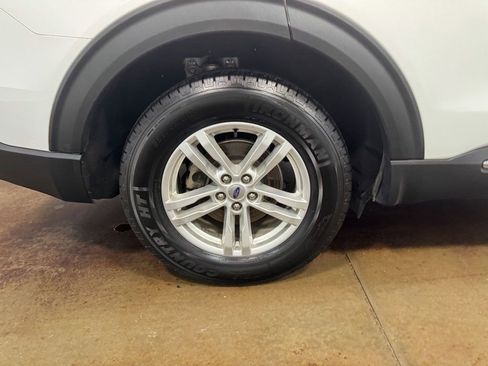 Used 2023 Ford Explorer XLT w/ Equipment Group 202A image 92