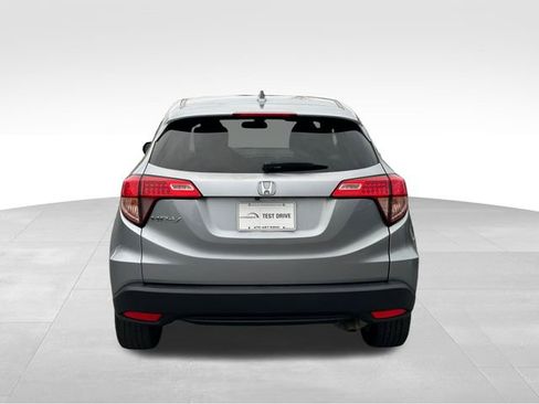 Used 2017 Honda HR-V EX image 4