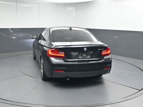 Used 2016 BMW M235i Coupe image 25