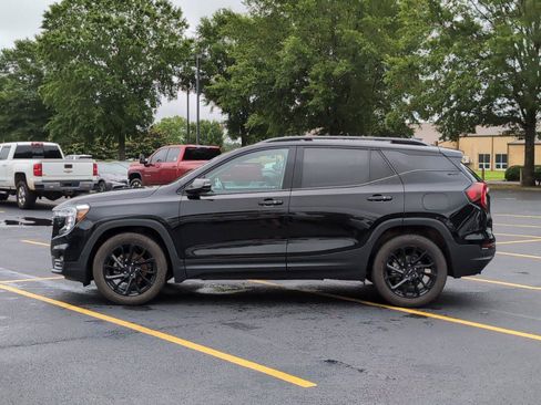 Used 2023 GMC Terrain SLT w/ Elevation Edition FWD image 2