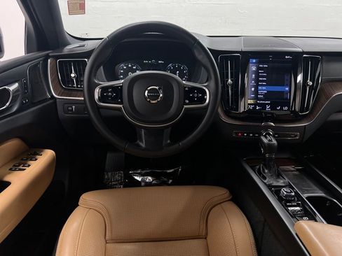 Used 2021 Volvo XC60 T5 Inscription w/ Advanced Package AWD/4WD image 16