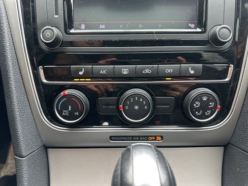 Used 2019 Volkswagen Passat 2.0T Wolfsburg w/ Wheels & Sunroof Package FWD image 26