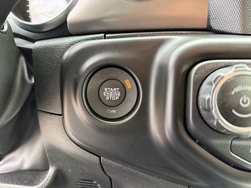 Used 2022 Jeep Wrangler Unlimited Sport image 15