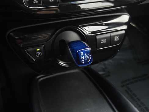 Used 2021 Toyota Prius LE image 17