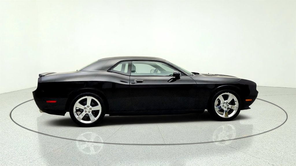 Used 2010 Dodge Challenger R/T RWD image 4