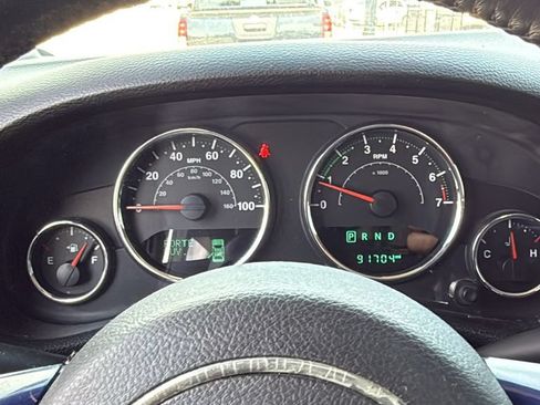 Used 2017 Jeep Wrangler Unlimited Sport w/ Connectivity Group AWD/4WD image 30