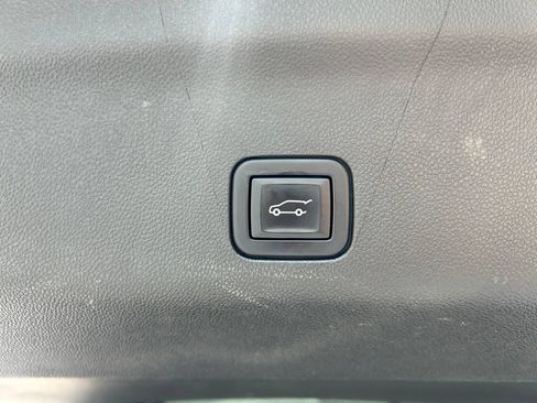 Used 2022 Cadillac Escalade Premium Luxury Platinum RWD image 49