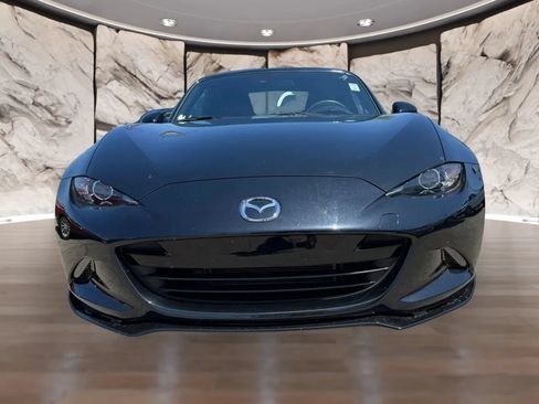 Used 2021 MAZDA MX-5 Miata Club w/ Appearance Package RWD image 2