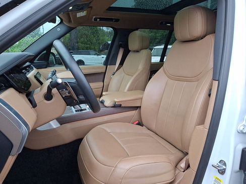 Certified 2025 Land Rover Range Rover SE AWD/4WD image 17