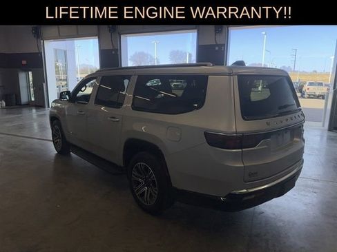 Certified 2024 Jeep Wagoneer L Series II w/ Flexible Seating Group AWD/4WD image 7
