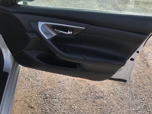 Used 2014 Nissan Altima 2.5 SL w/ Technology Package image 9