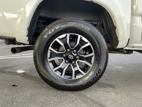 Used 2022 Toyota Tacoma SR5 image 24