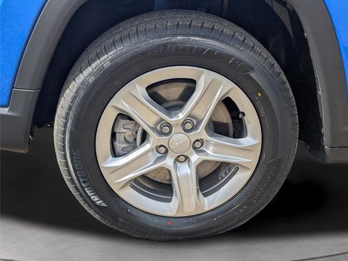 Used 2024 Jeep Compass Latitude image 34