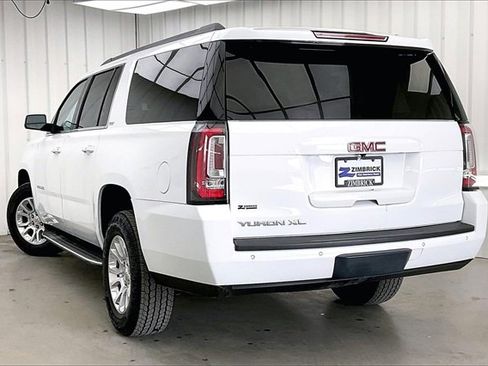 Used 2019 GMC Yukon XL SLT w/ Open Road Package image 11