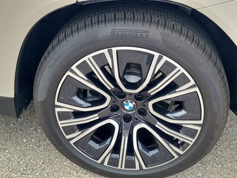 Used 2025 BMW X3 xDrive30i w/ Premium Package image 12