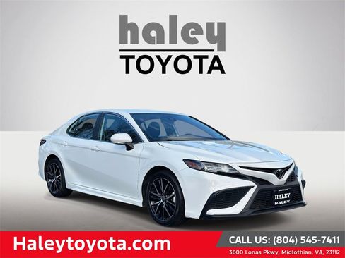 Used 2023 Toyota Camry SE image 1