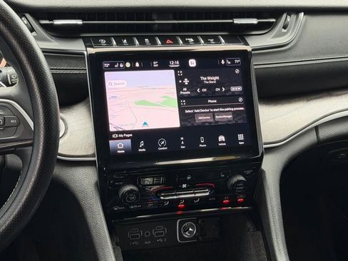 Used 2021 Jeep Grand Cherokee L Limited image 36