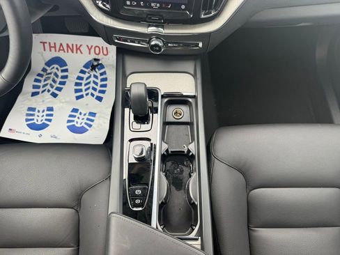 Used 2025 Volvo XC60 B5 Plus image 26