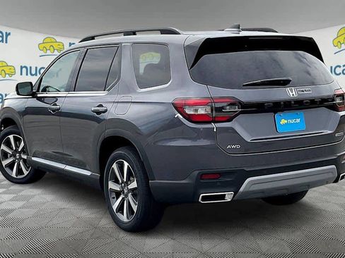New 2025 Honda Pilot Touring image 5