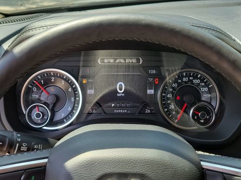 Used 2019 RAM 1500 Laramie RWD image 29