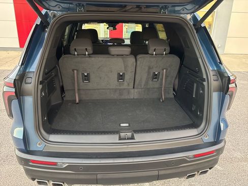 Used 2024 Chevrolet Traverse LS image 10