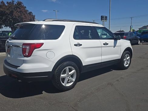 Used 2018 Ford Explorer 4WD w/ Class II Trailer Tow Package image 3