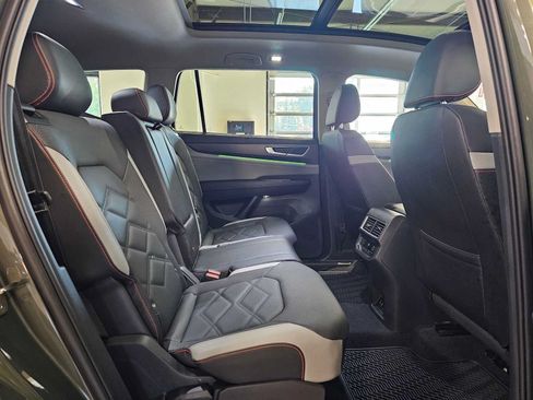 Used 2026 Volkswagen Atlas Peak Edition AWD/4WD image 12
