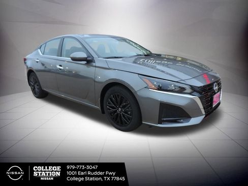 New 2025 Nissan Altima 2.5 SV w/ SV Special Edition Package image 3