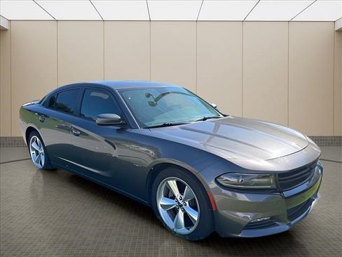 Used 2015 Dodge Charger R/T RWD image 9