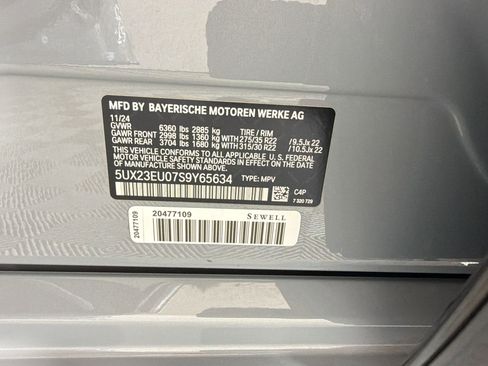 Used 2025 BMW X5 xDrive40i w/ M Sport Package AWD/4WD image 19