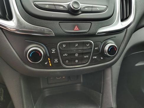 Used 2019 Chevrolet Equinox LT AWD/4WD image 17