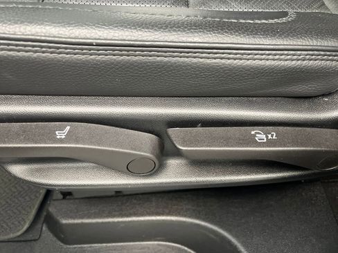 Used 2023 GMC Yukon Denali image 15