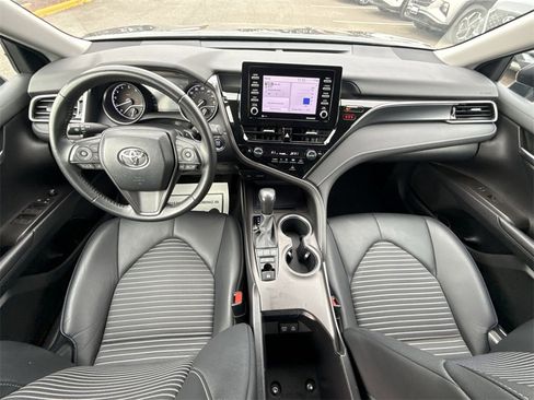 Used 2023 Toyota Camry SE image 22