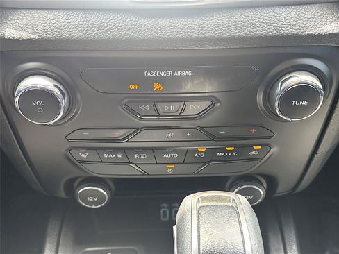 Used 2019 Ford Ranger XLT w/ Equipment Group 301A Mid RWD image 16