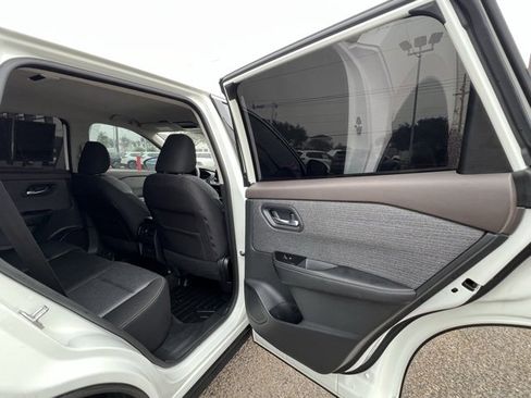 Certified 2021 Nissan Rogue SV image 25