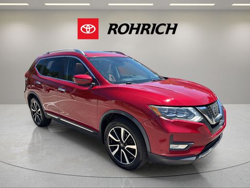 Used 2017 Nissan Rogue SL w/ SL Premium Package AWD/4WD image 4