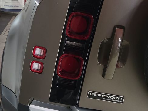 Used 2020 Land Rover Defender 110 First Edition AWD/4WD image 11