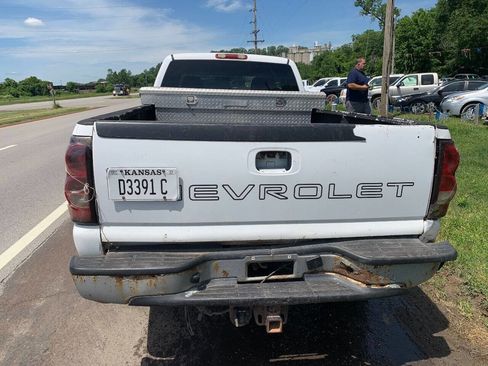 Used 2006 Chevrolet Silverado 2500 W/T image 3