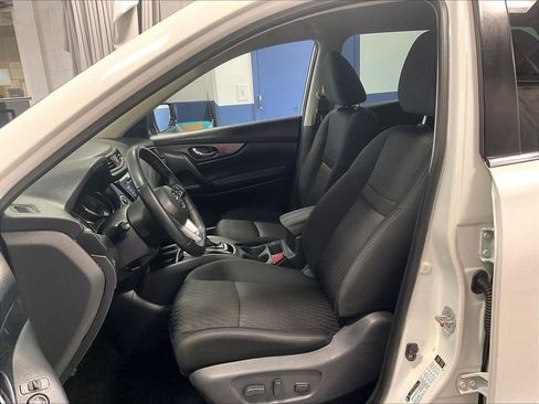 Used 2019 Nissan Rogue SV AWD/4WD image 10