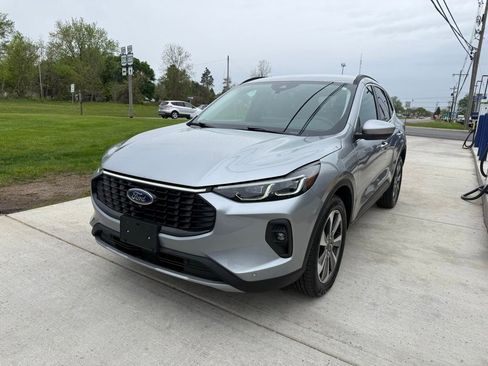 Certified 2024 Ford Escape Platinum AWD/4WD image 5