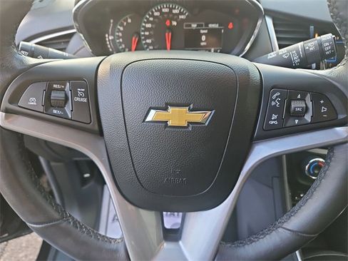 Certified 2021 Chevrolet Trax LT w/ Midnight Edition image 11